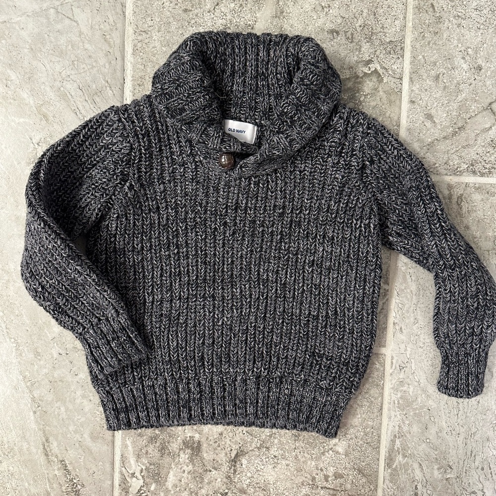 Old Navy Grey Chunky Sweater 
3T